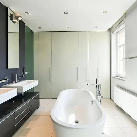 Apartman Luxury Penthouse With Sauna, Terrace, 250m2, 5bdrm, 3bthrm Prága