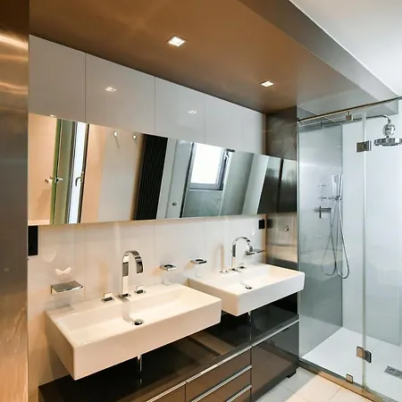 Apartman Luxury Penthouse With Sauna, Terrace, 250m2, 5bdrm, 3bthrm