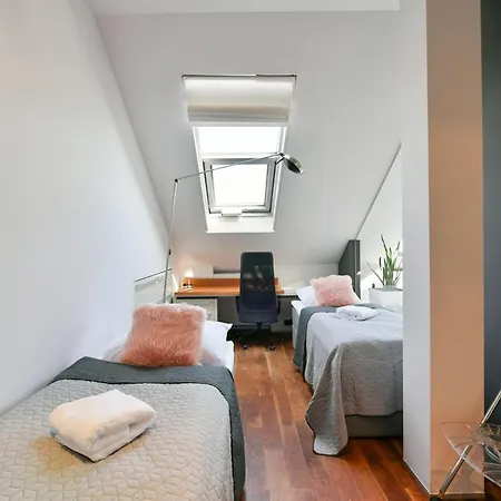 Luxury Penthouse With Sauna, Terrace, 250m2, 5bdrm, 3bthrm Apartman Prága