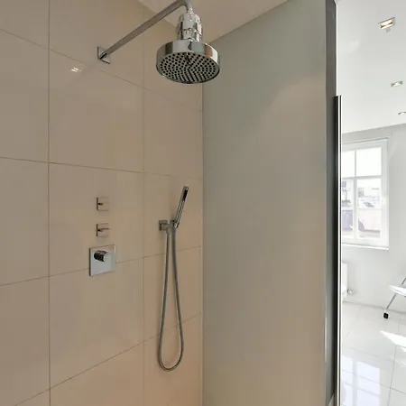 Luxury Penthouse With Sauna, Terrace, 250m2, 5bdrm, 3bthrm * Prága