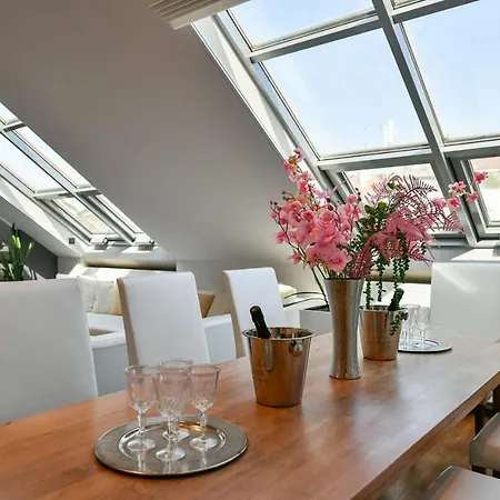 Apartman Luxury Penthouse With Sauna, Terrace, 250m2, 5bdrm, 3bthrm