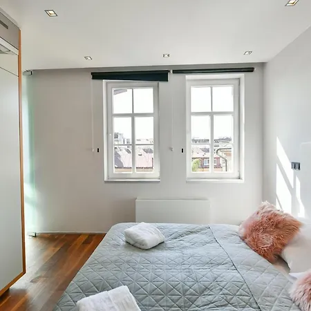 Apartman Luxury Penthouse With Sauna, Terrace, 250m2, 5bdrm, 3bthrm *