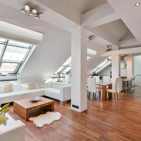 Apartman Luxury Penthouse With Sauna, Terrace, 250m2, 5bdrm, 3bthrm