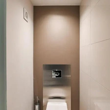 Luxury Penthouse With Sauna, Terrace, 250m2, 5bdrm, 3bthrm * Prága
