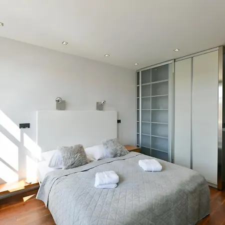 Luxury Penthouse With Sauna, Terrace, 250m2, 5bdrm, 3bthrm Apartman