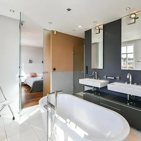Apartman Luxury Penthouse With Sauna, Terrace, 250m2, 5bdrm, 3bthrm *