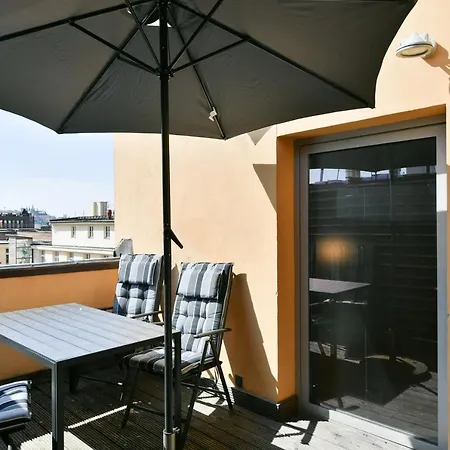 Luxury Penthouse With Sauna, Terrace, 250m2, 5bdrm, 3bthrm アパート
