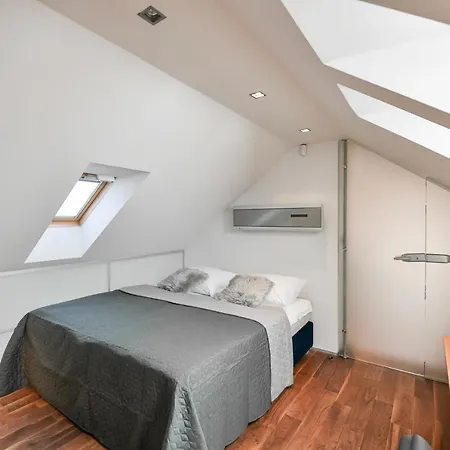 Luxury Penthouse With Sauna, Terrace, 250m2, 5bdrm, 3bthrm * Prag